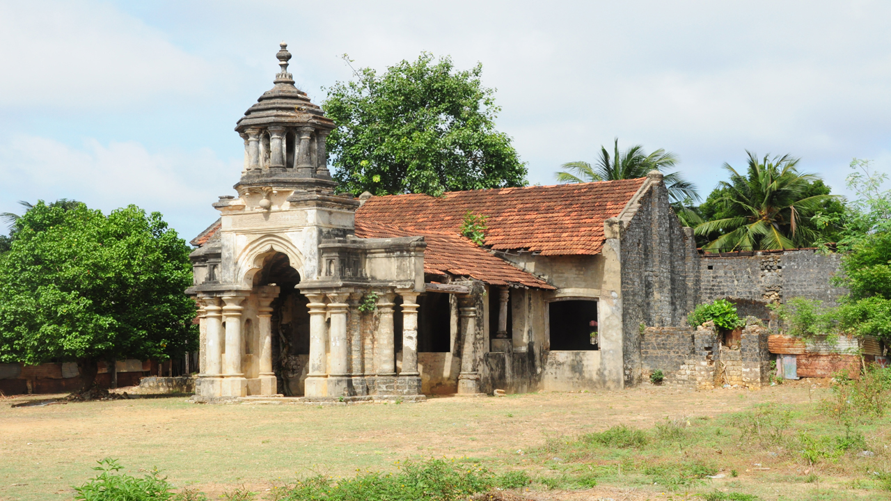 8- Historical building, called as Manthiri Maligai